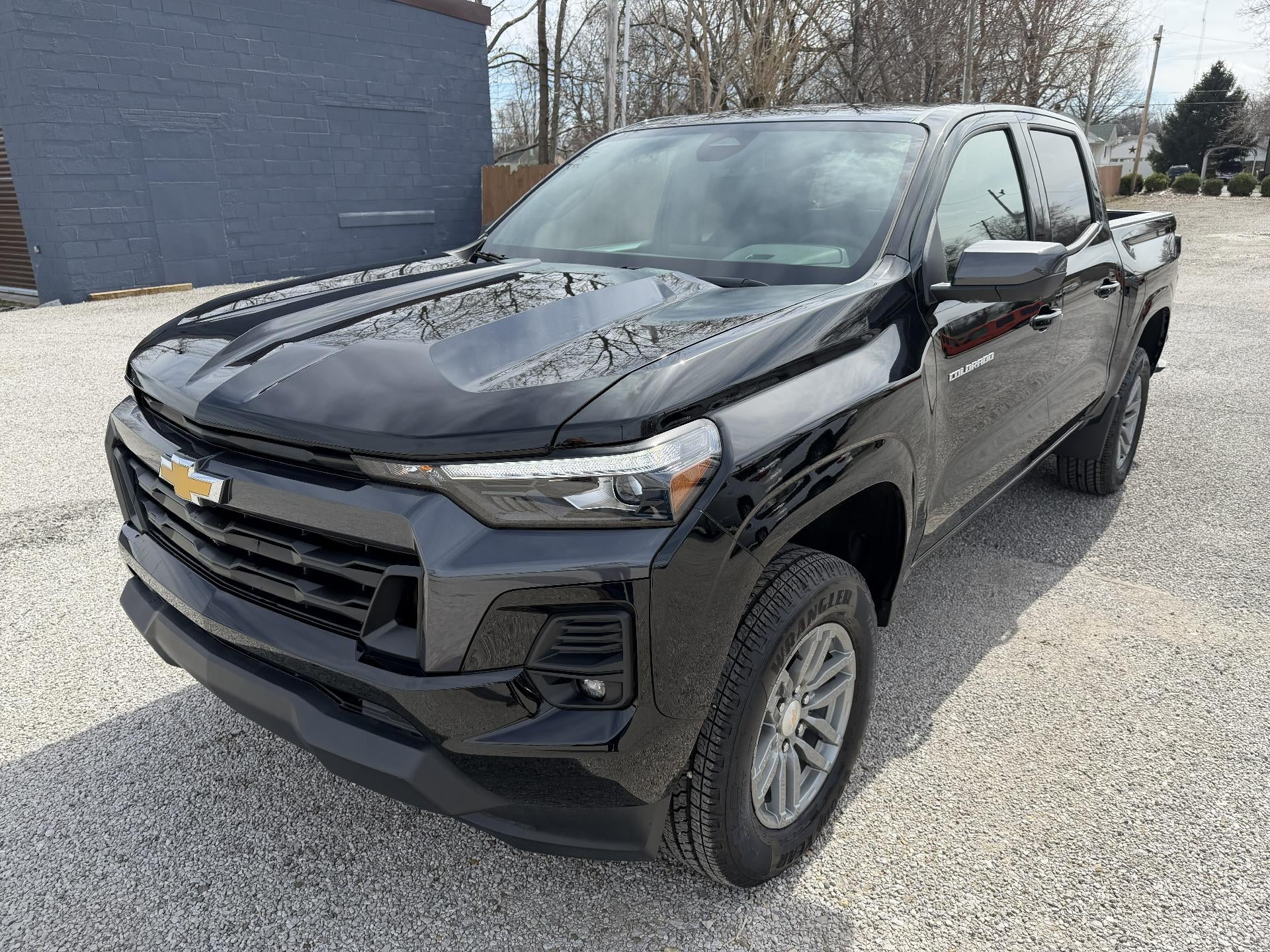 2025 Chevrolet Colorado WT/LT