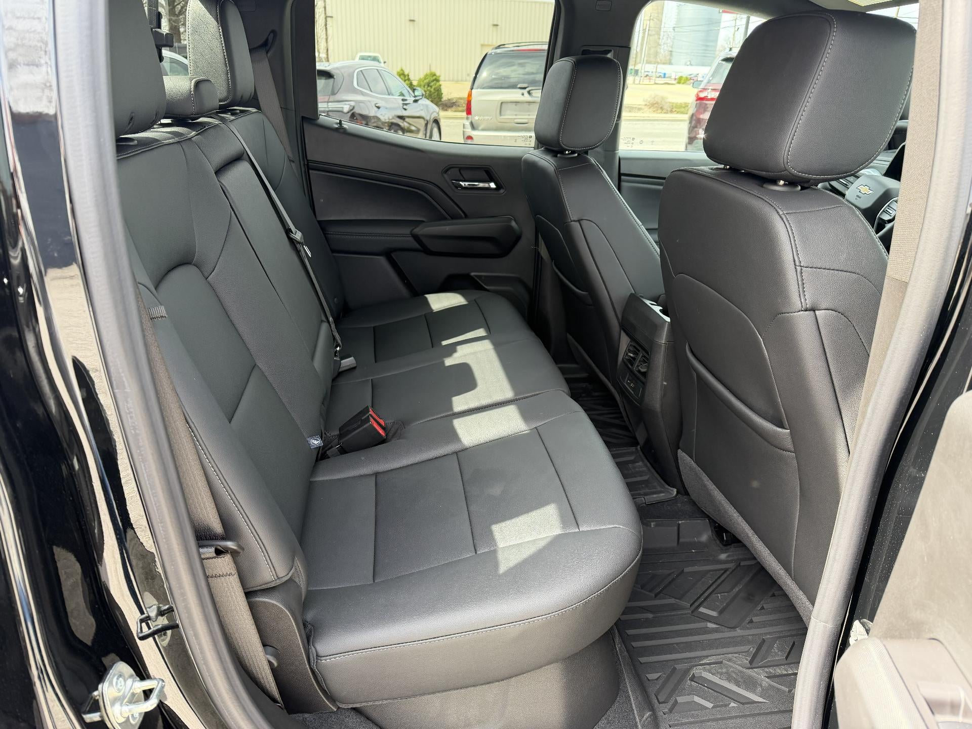 2025 Chevrolet Colorado WT/LT