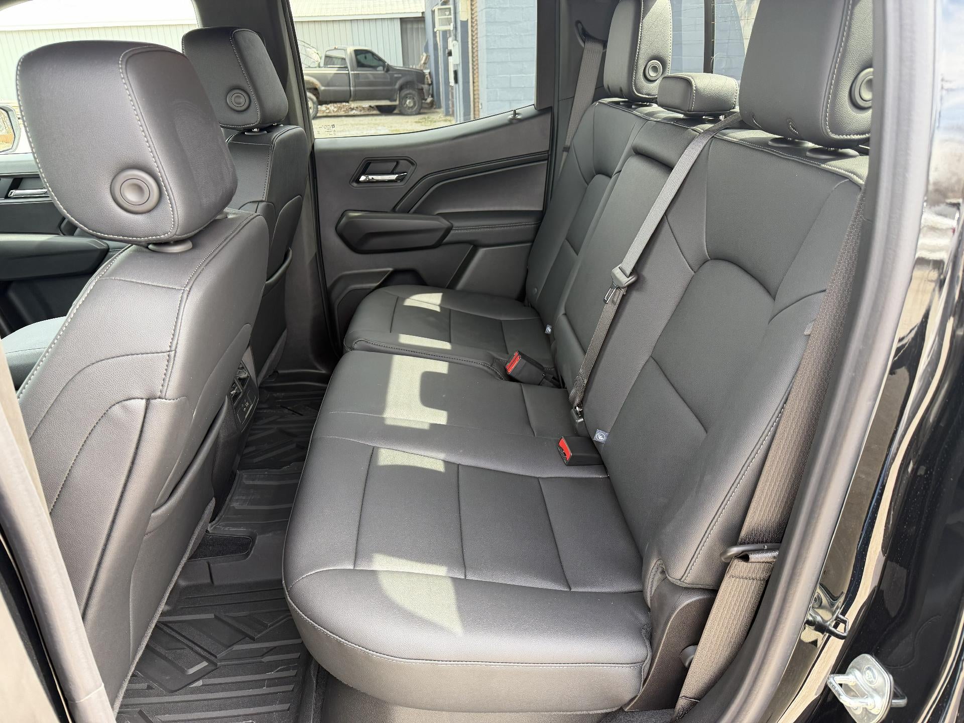 2025 Chevrolet Colorado WT/LT