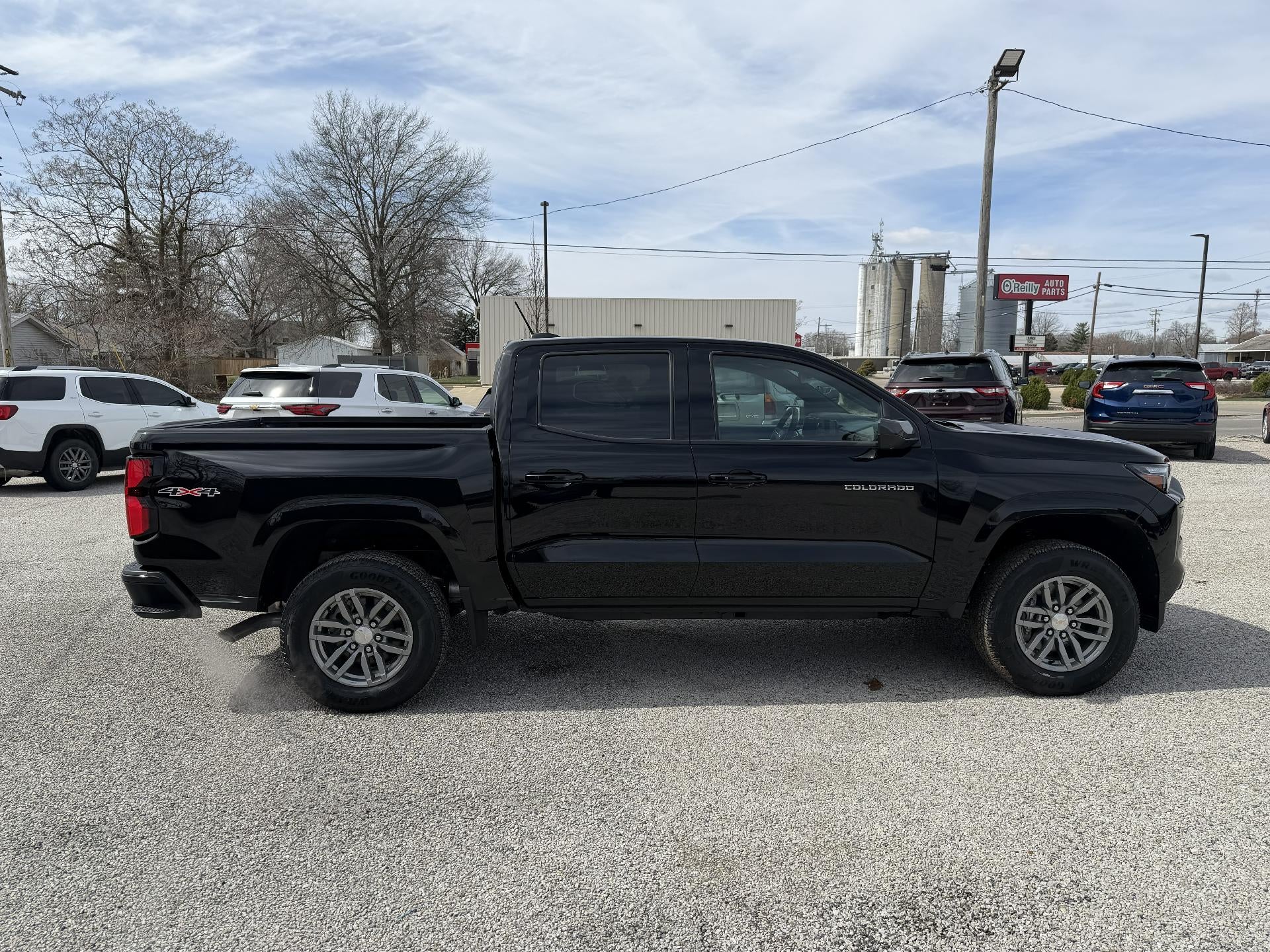 2025 Chevrolet Colorado WT/LT