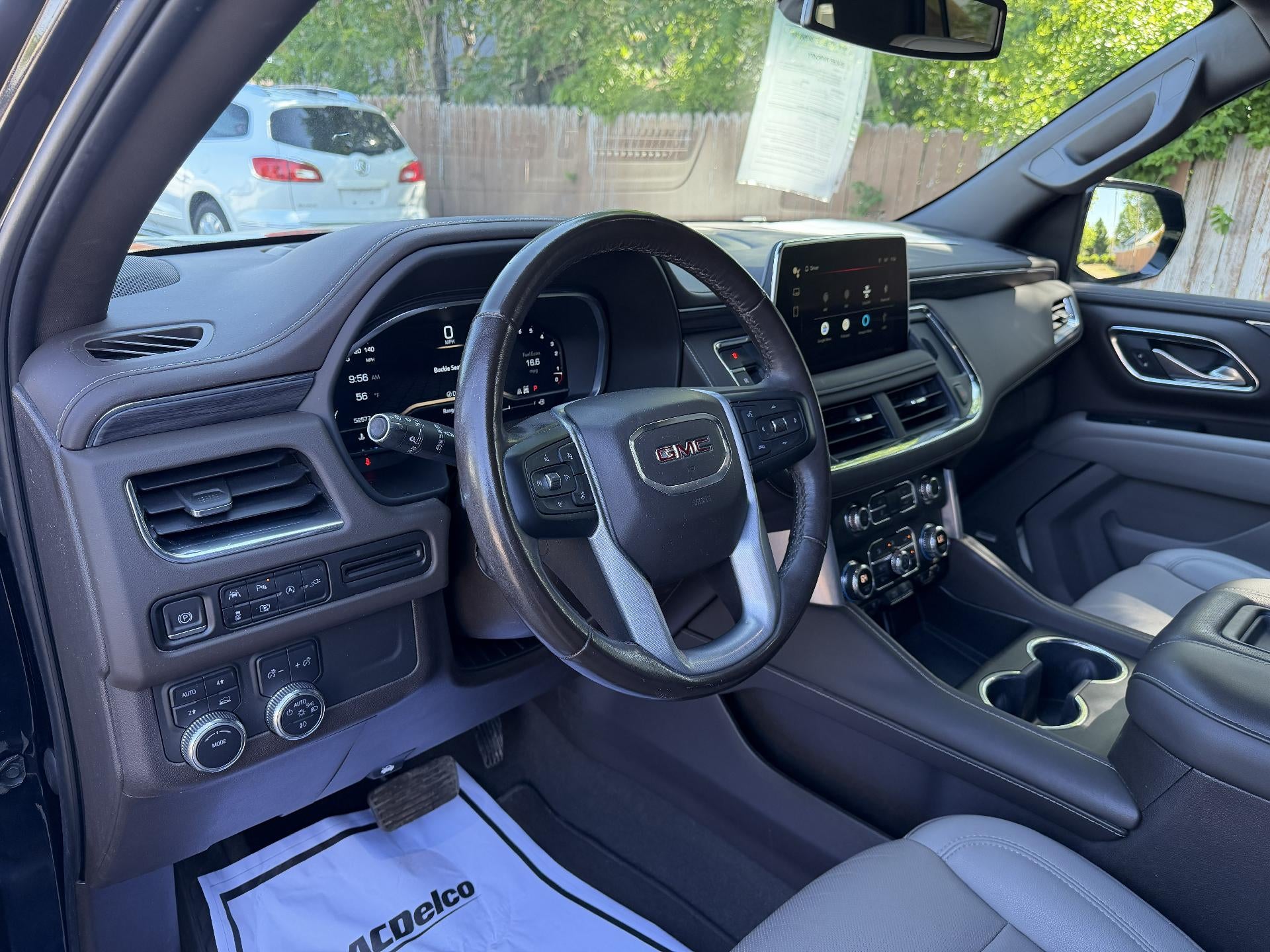 2022 GMC Yukon SLT