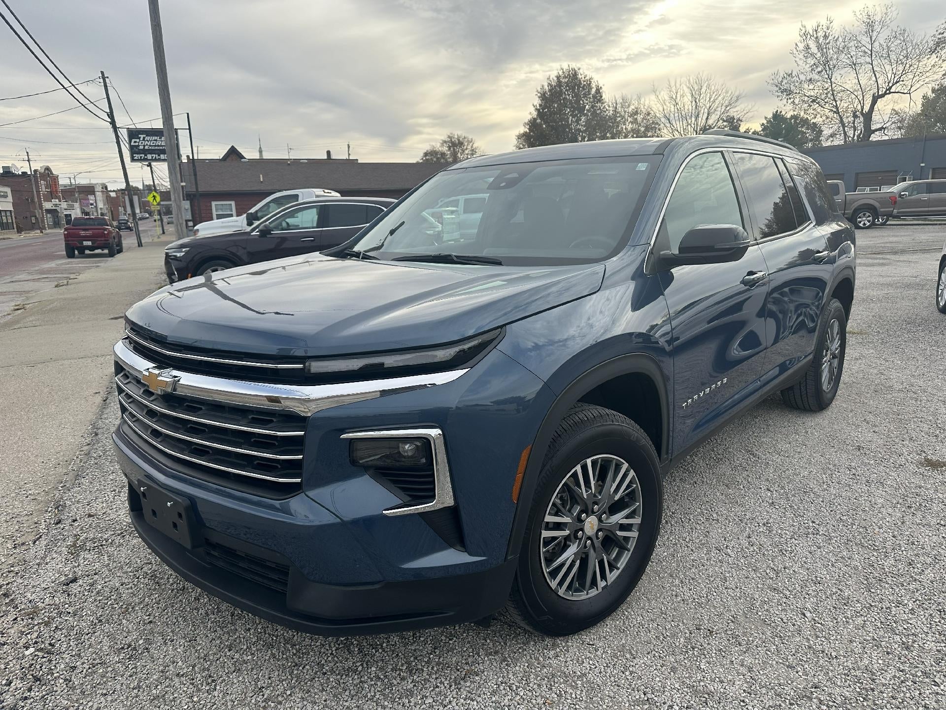 2025 Chevrolet Traverse LT