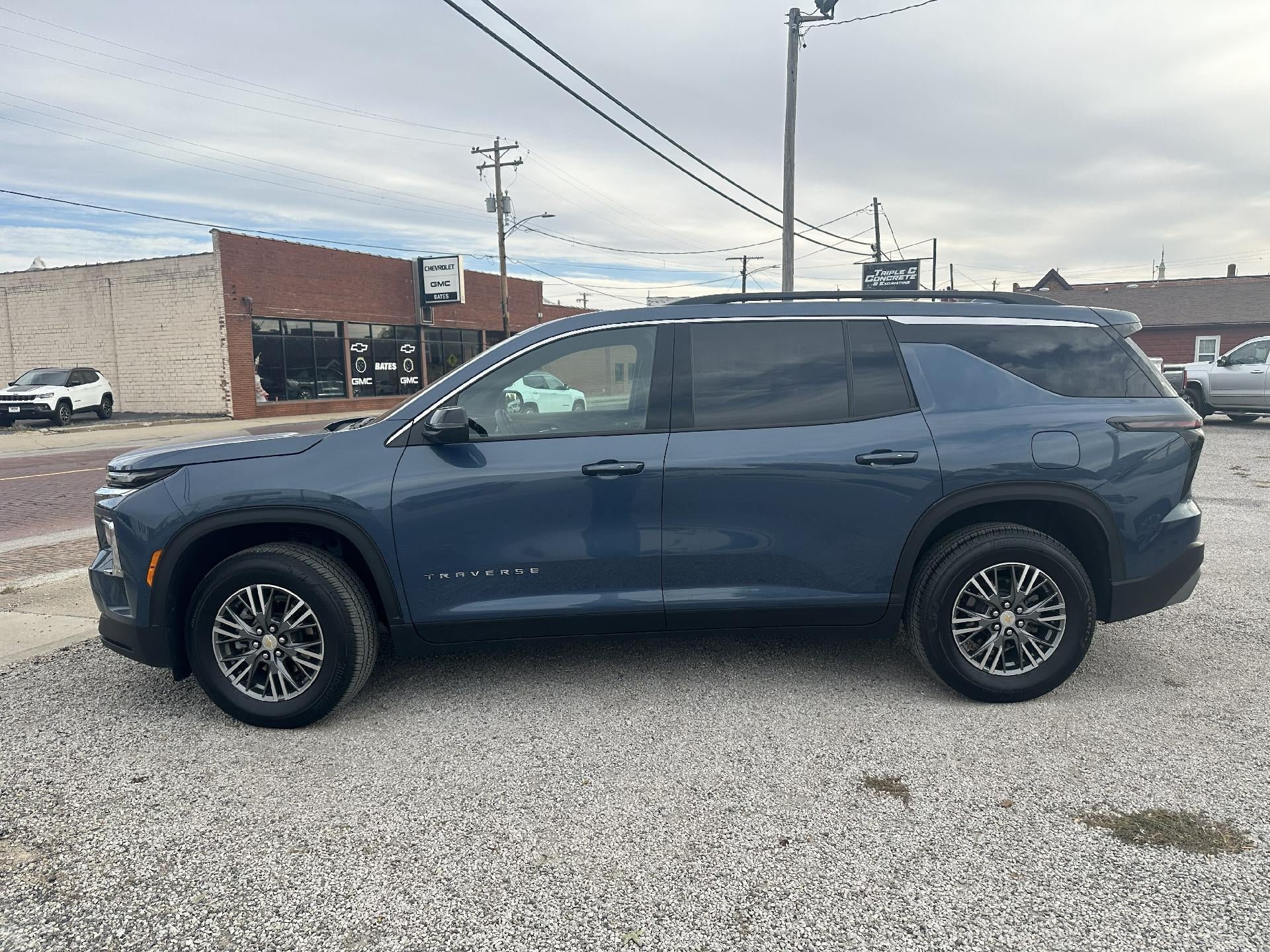 2025 Chevrolet Traverse LT