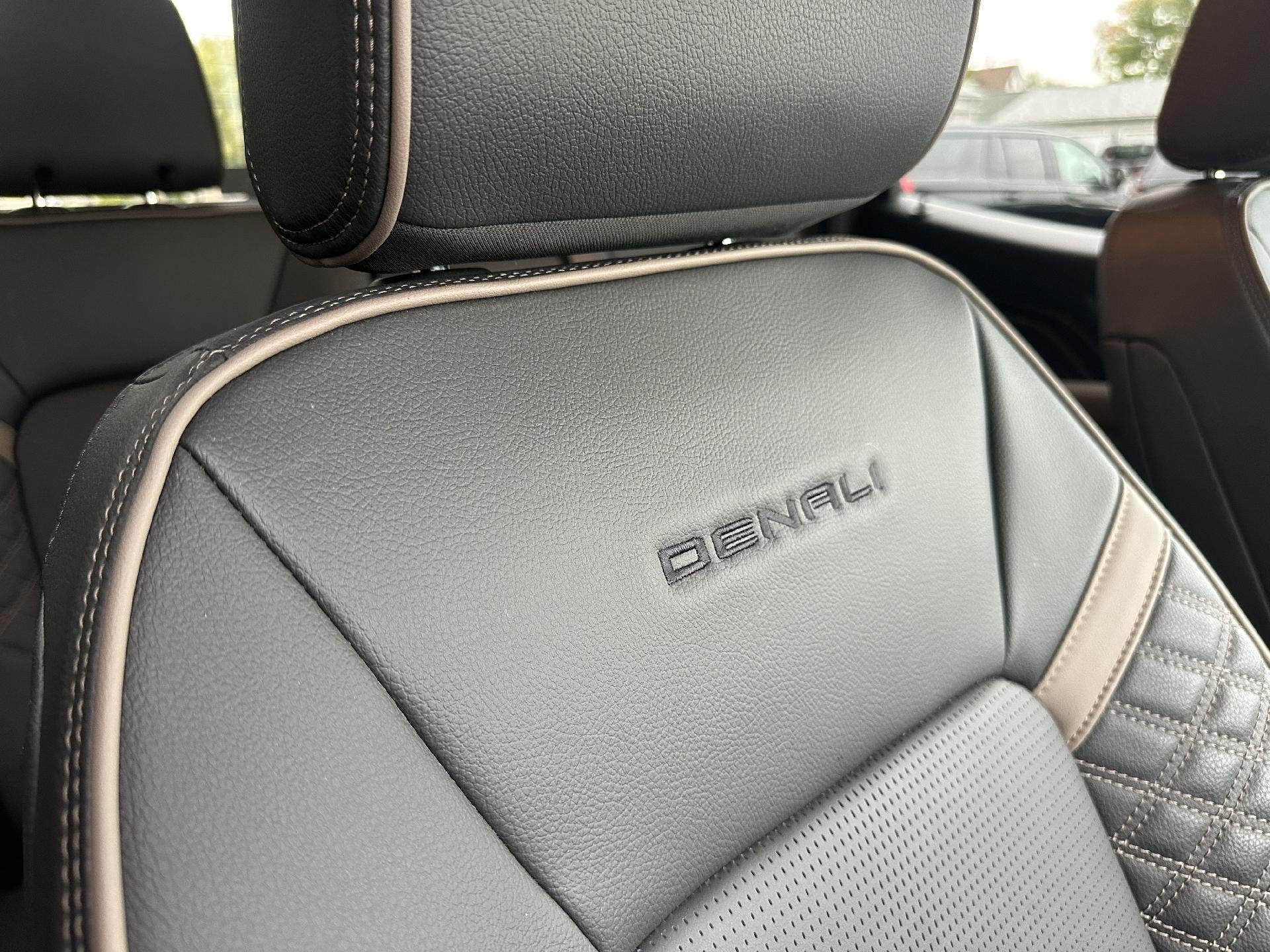 2024 GMC Canyon Denali
