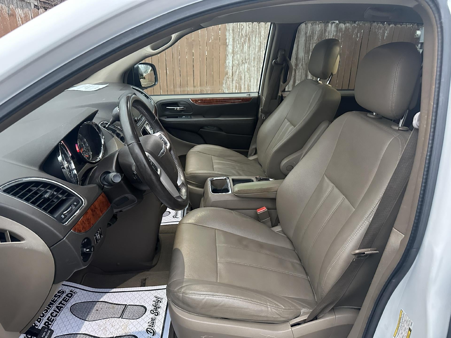 2015 Chrysler Town & Country Touring