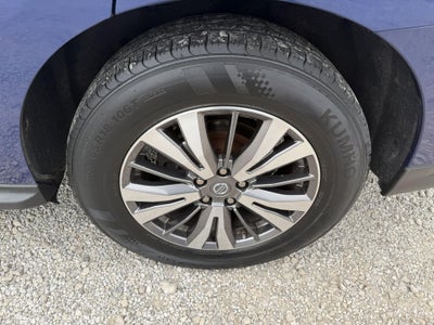 2019 Nissan Pathfinder SV