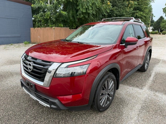 2024 Nissan Pathfinder SL