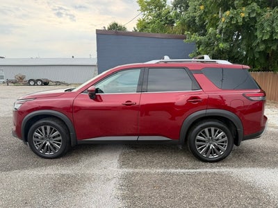 2024 Nissan Pathfinder SL