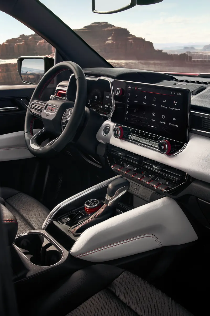 2026 GMC Canyon infotainment system at Bates Chevrolet GMC in CARLINVILLE IL
